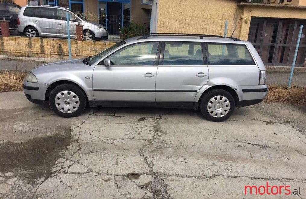 2003' Volkswagen Passat photo #1