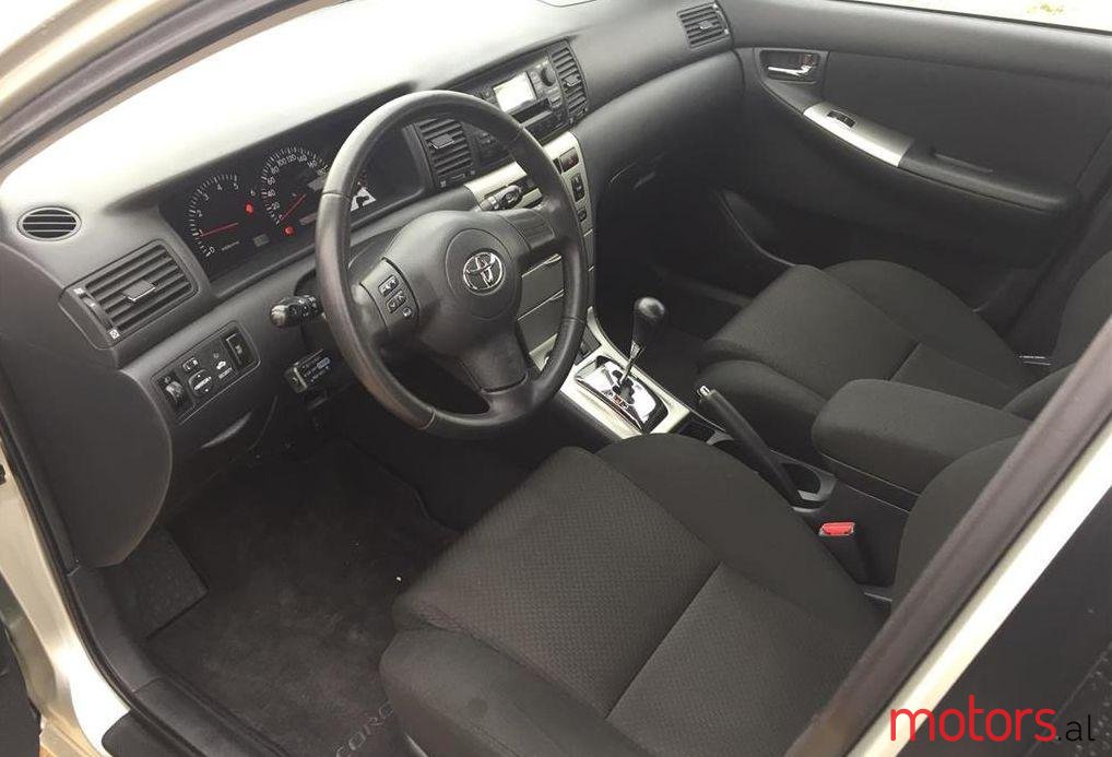 2004' Toyota Corolla photo #2