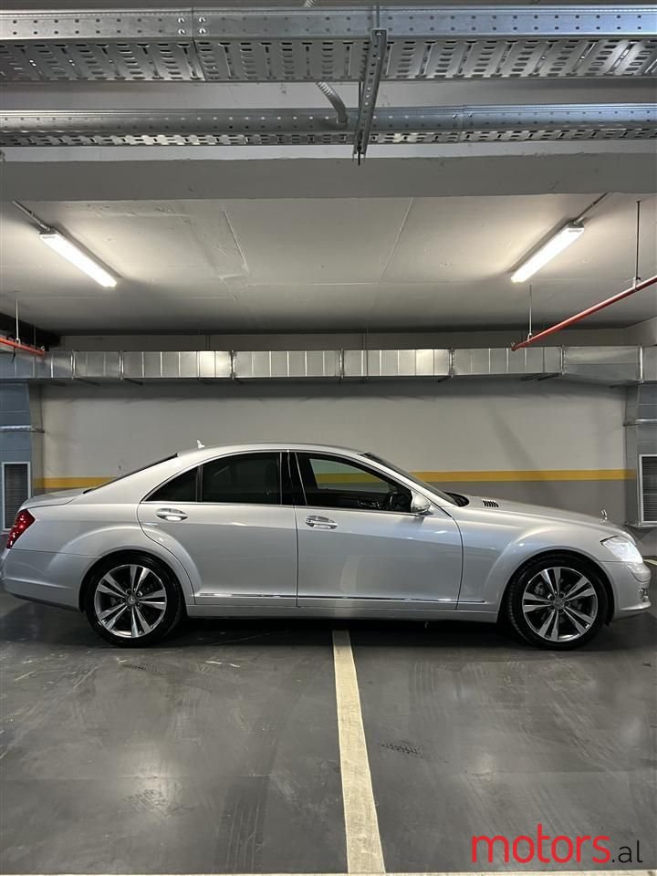 2009' Mercedes-Benz 320 photo #6