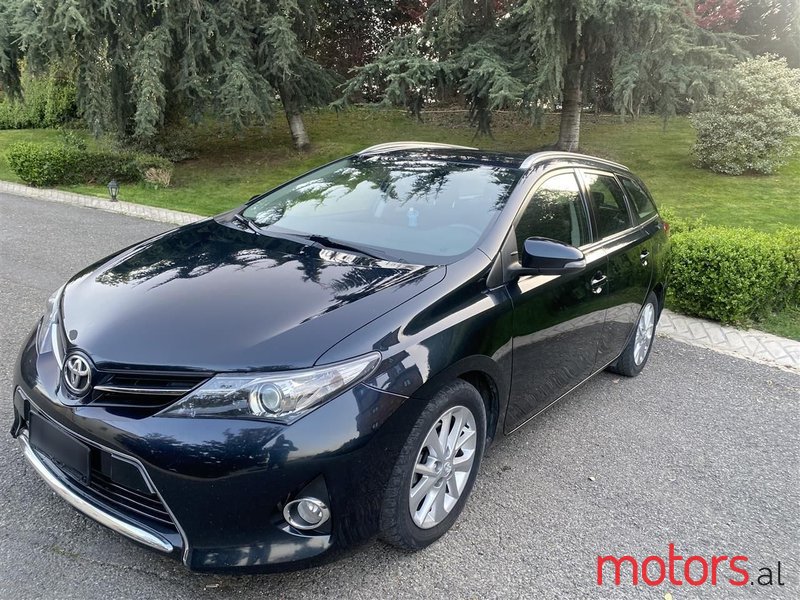 2014' Toyota Auris photo #5