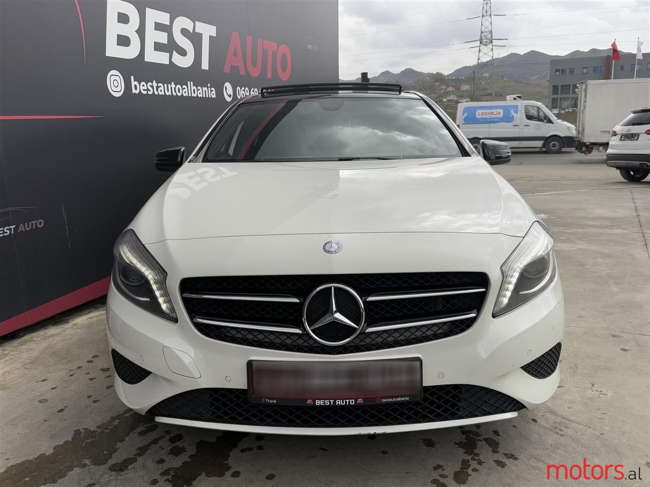 2014' Mercedes-Benz A 200 photo #2