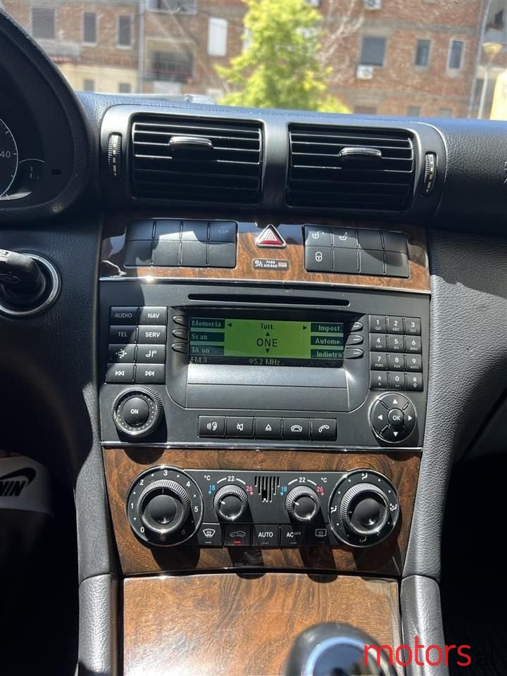 2004' Mercedes-Benz C 220 photo #6