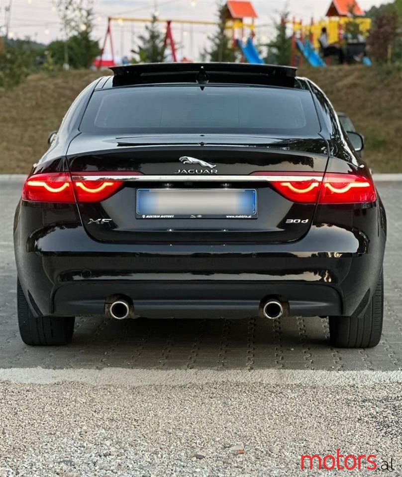 2015' Jaguar XF photo #5