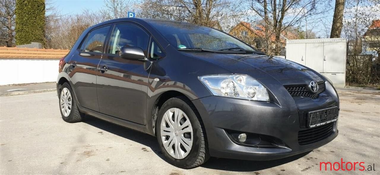 2008' Toyota Auris photo #1