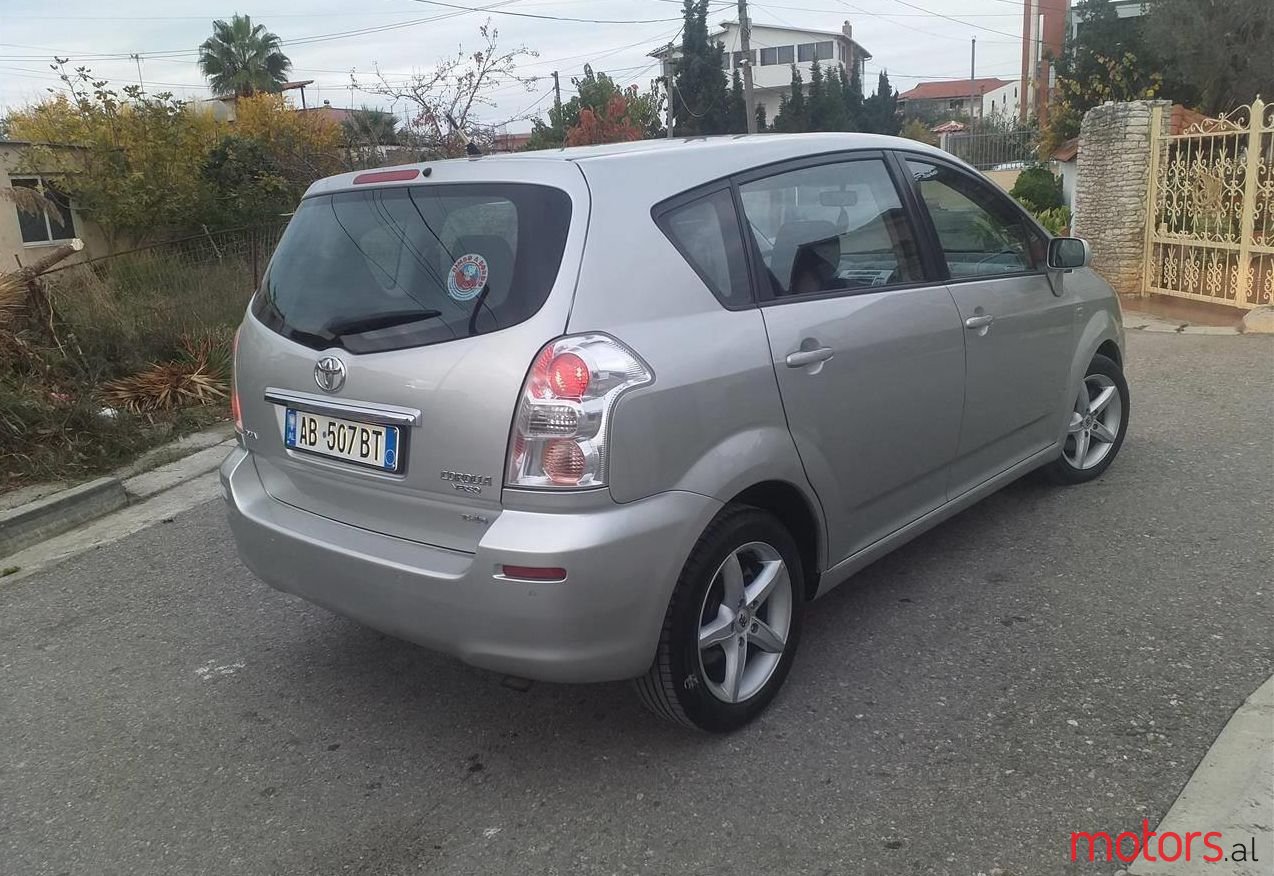 2008' Toyota Corolla Verso photo #1