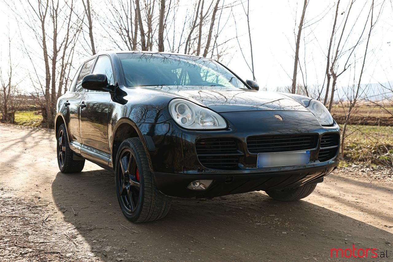 2004' Porsche Cayenne photo #3