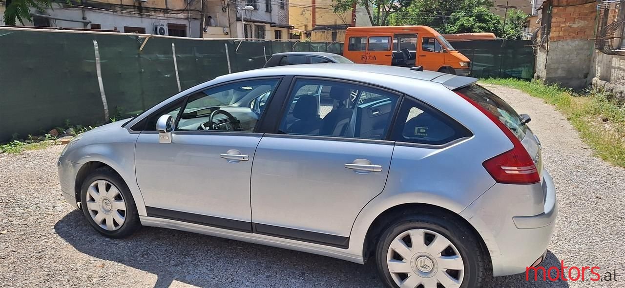 2008' Citroen C4 photo #4