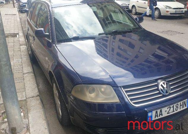 2001' Volkswagen Passat photo #1