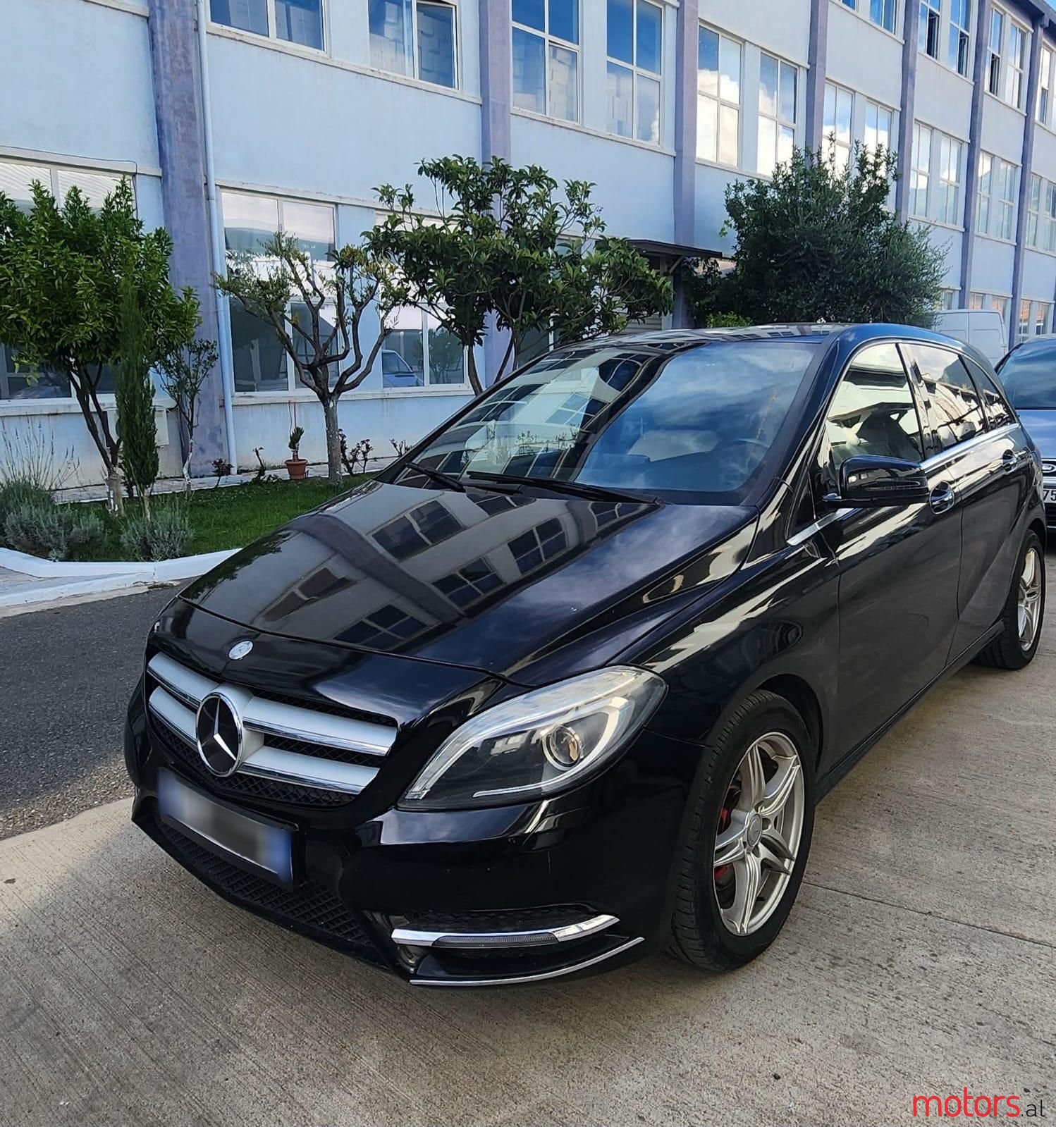 2013' Mercedes-Benz B 250 photo #1