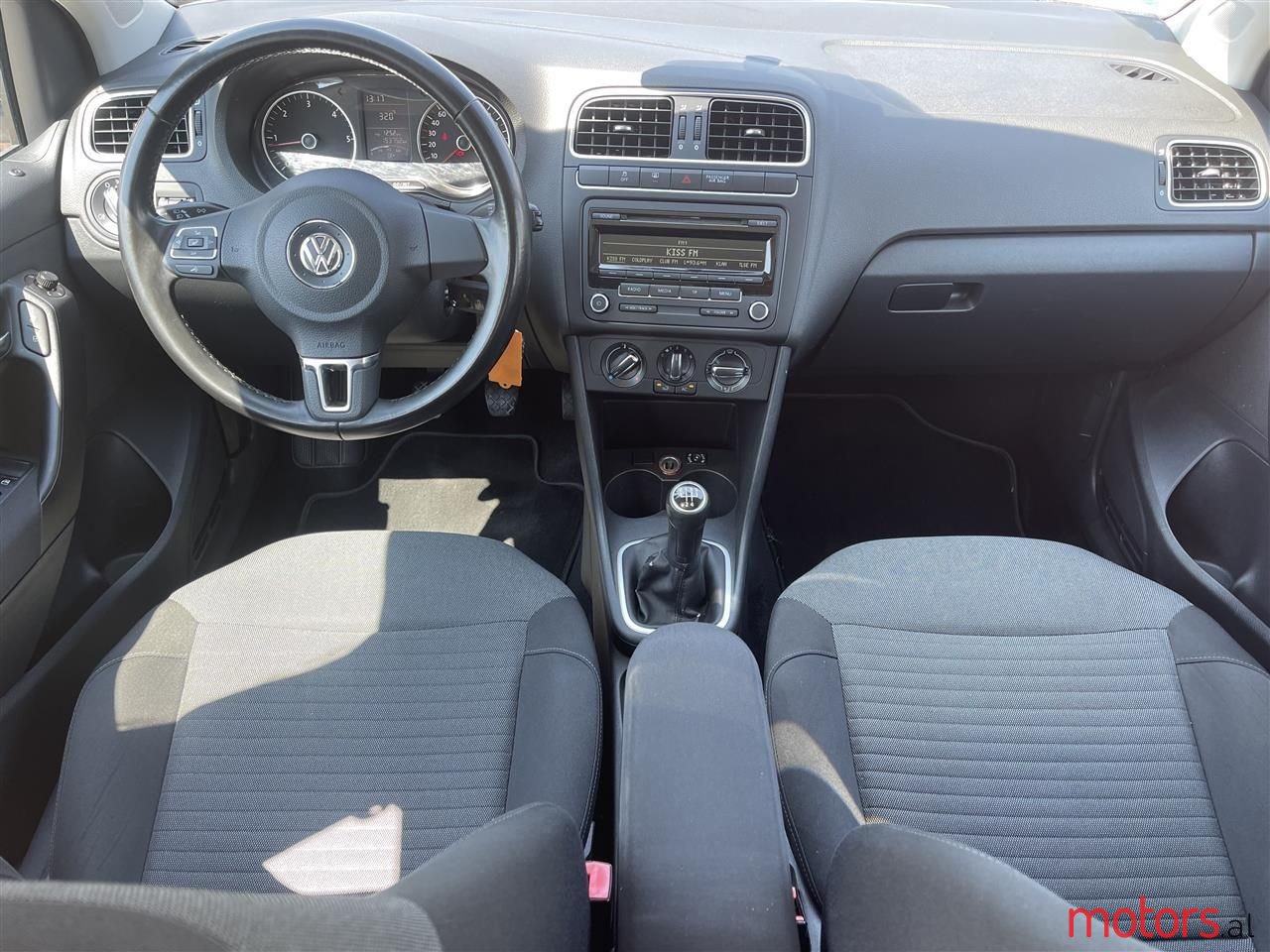 2011' Volkswagen Polo photo #4