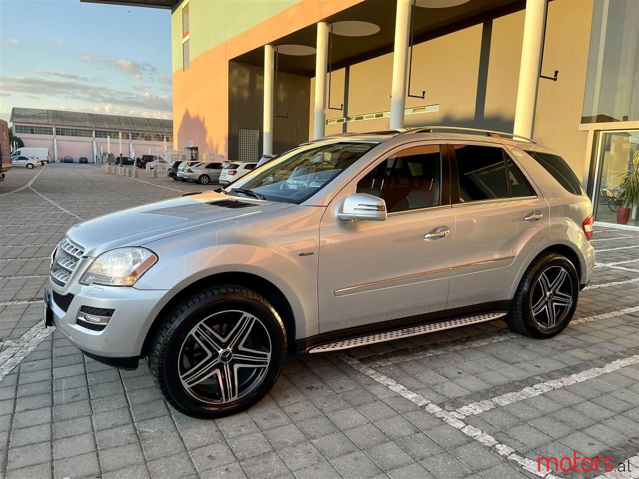 2011' Mercedes-Benz ML 350 photo #1