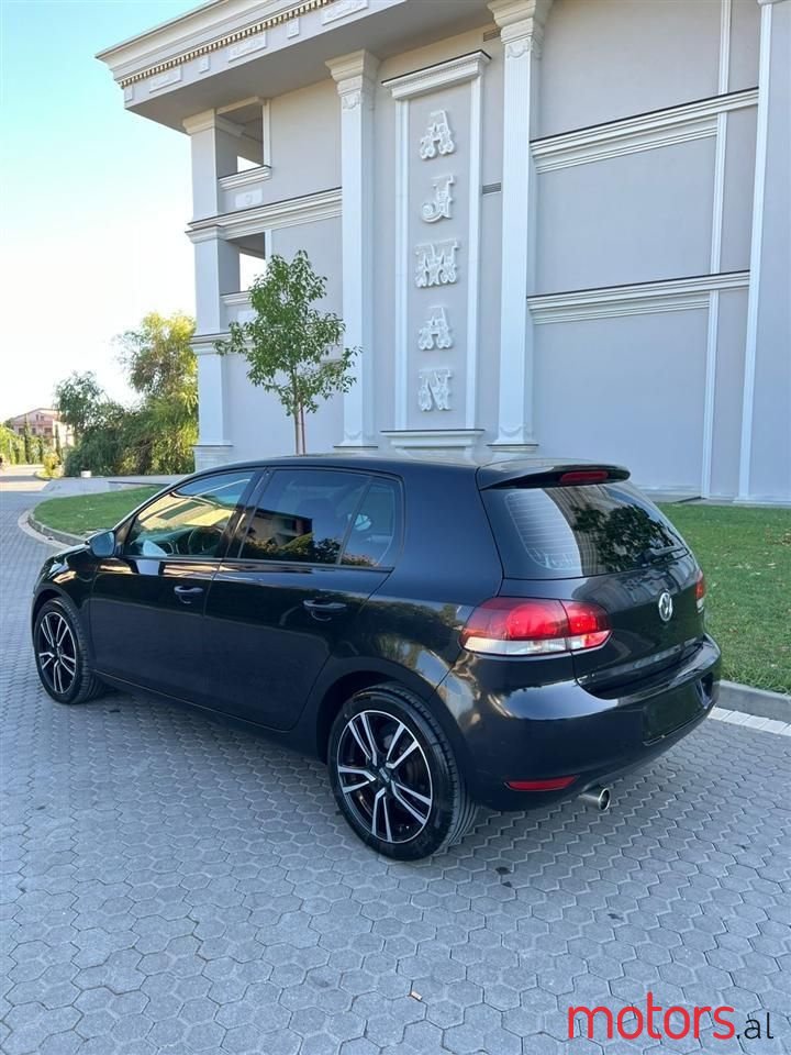 2010' Volkswagen Golf photo #5