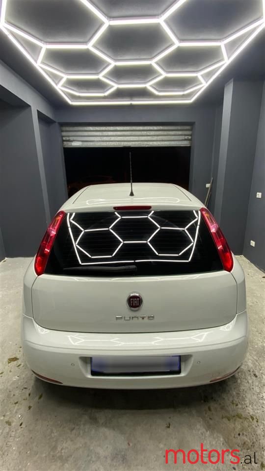 2015' Fiat Punto photo #5