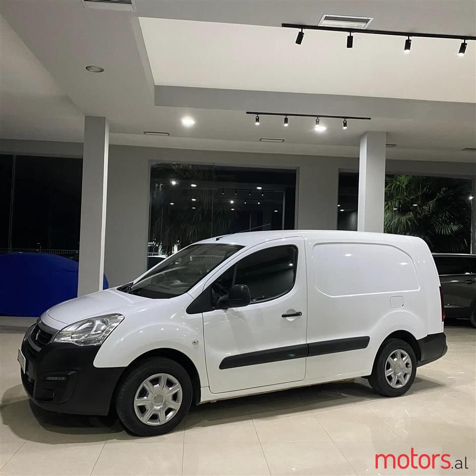 2017' Peugeot Partner photo #1