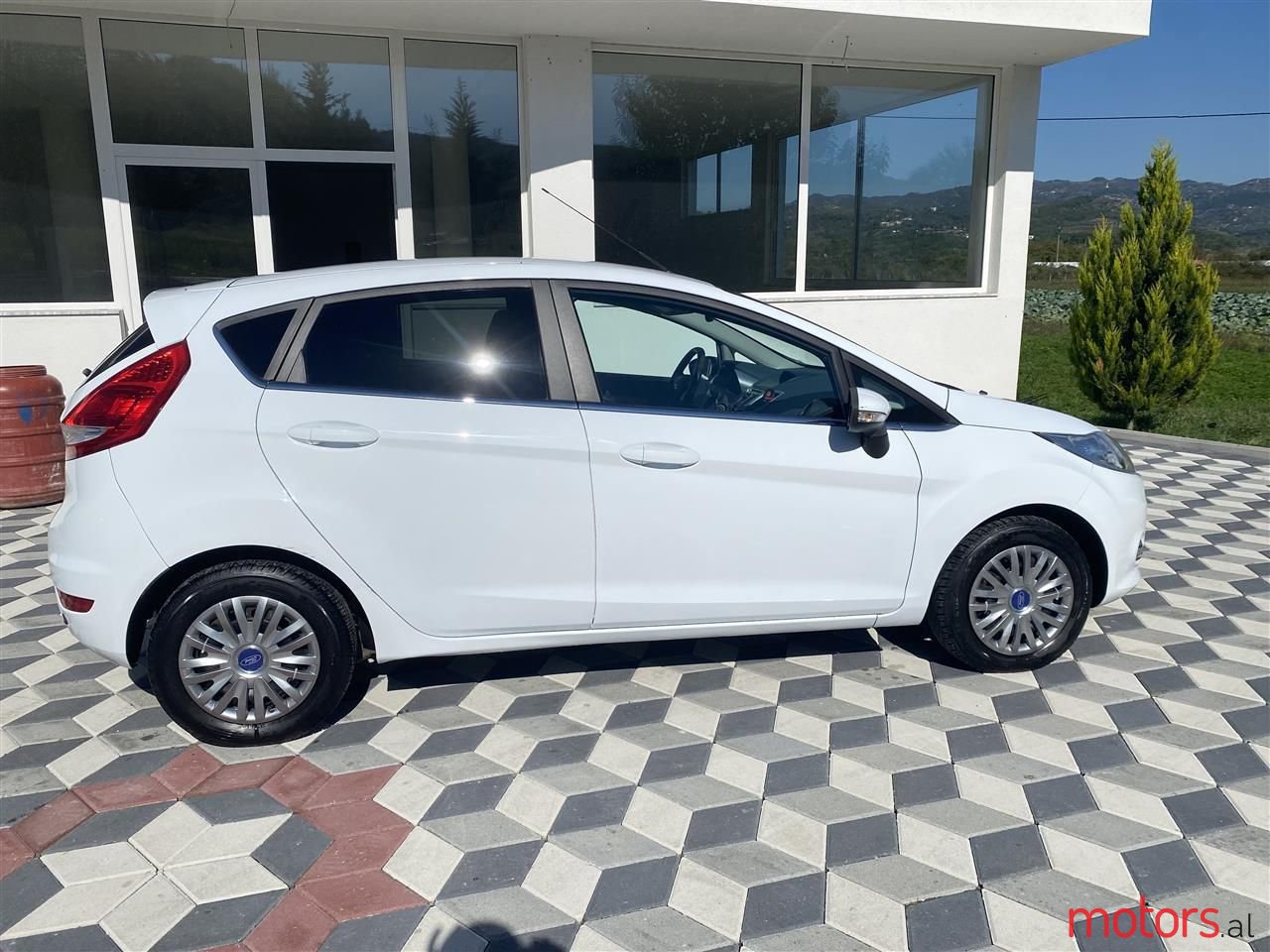 2009' Ford Fiesta photo #5