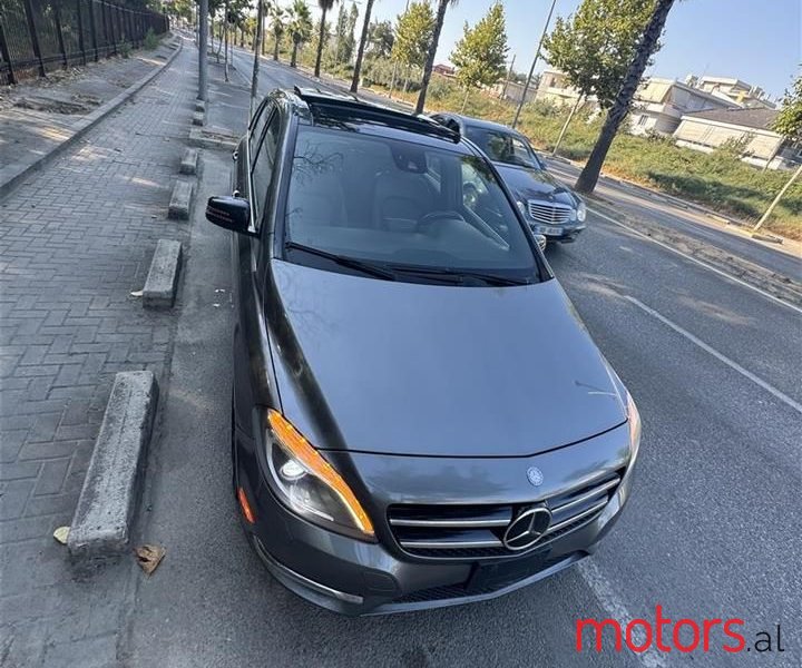 2014' Mercedes-Benz B 250 photo #4