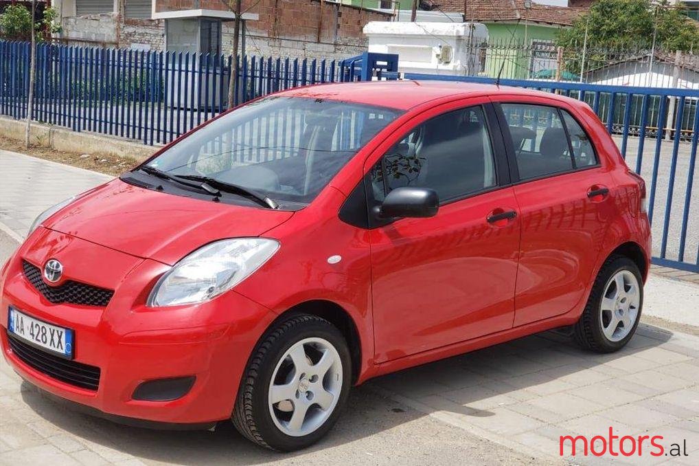 2010' Toyota Yaris photo #1