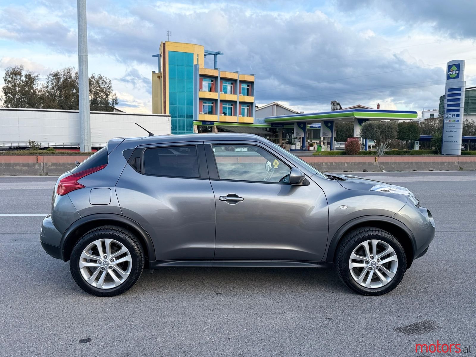 2012' Nissan Juke photo #4