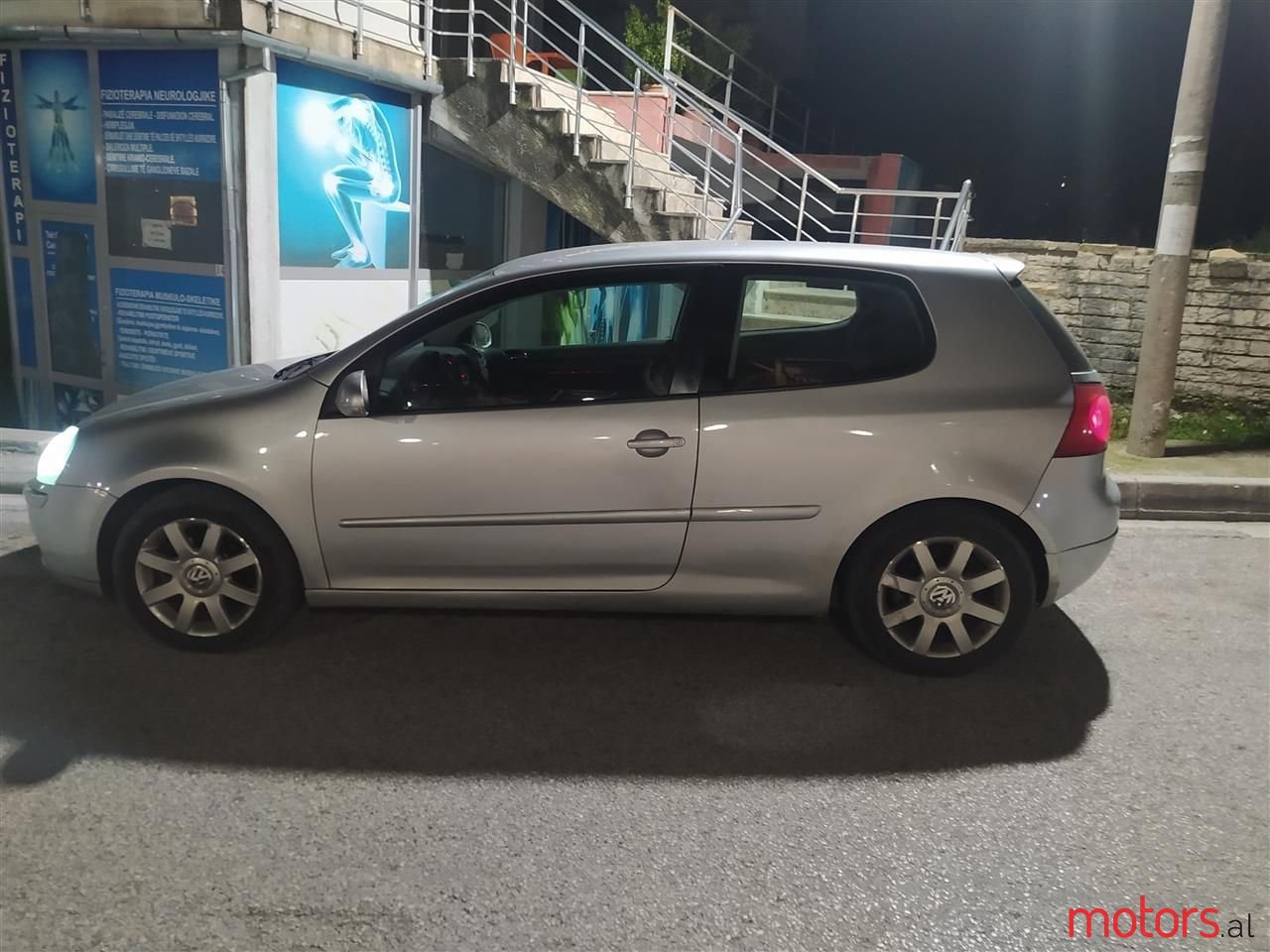 2005' Volkswagen Golf photo #3