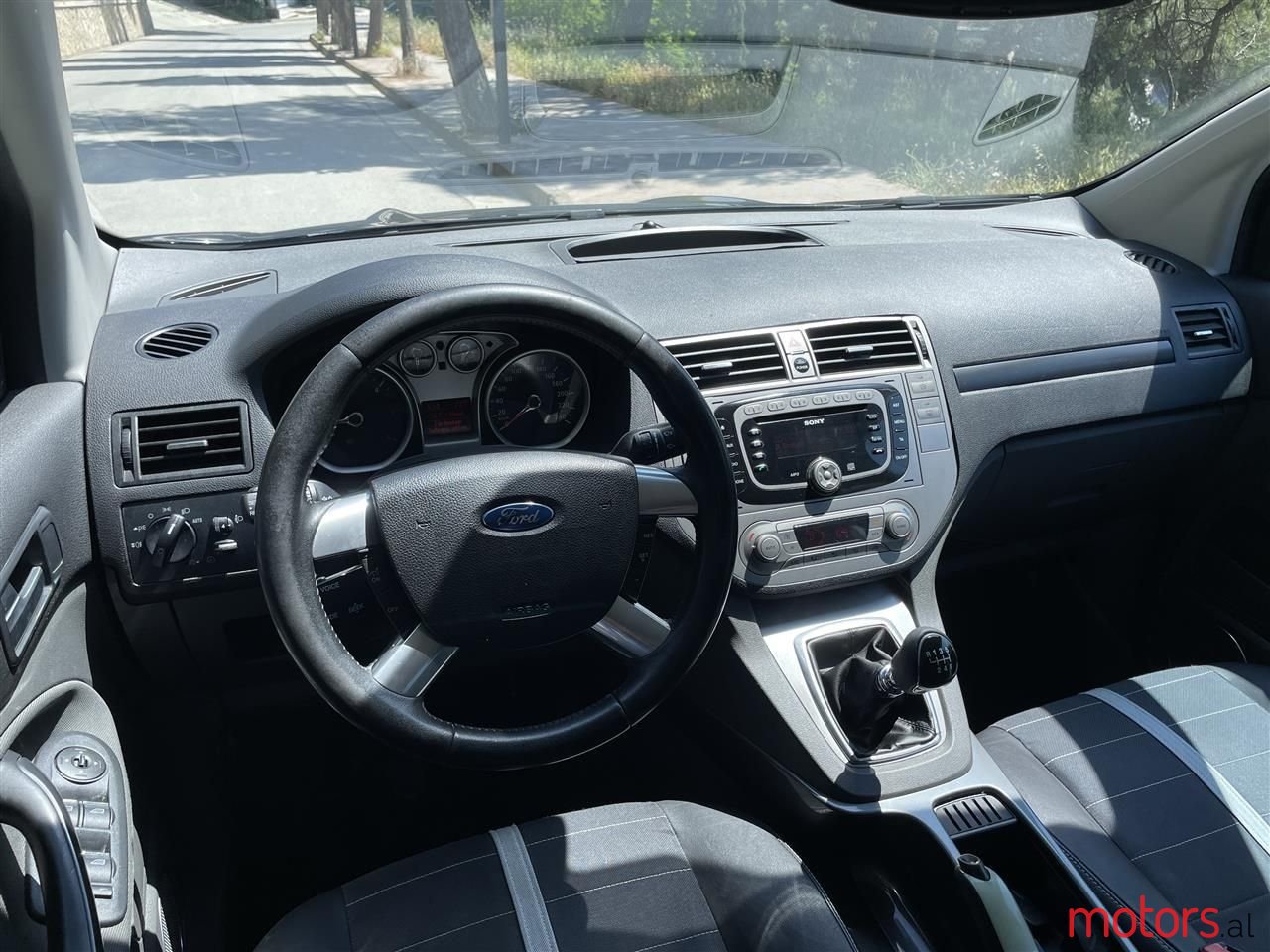 2009' Ford Kuga photo #3