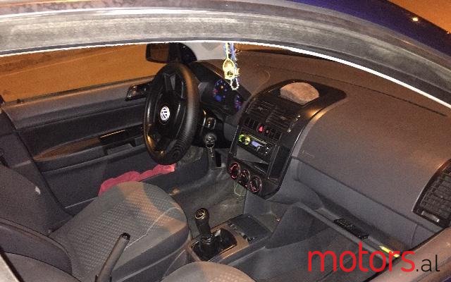 2004' Volkswagen Polo photo #2