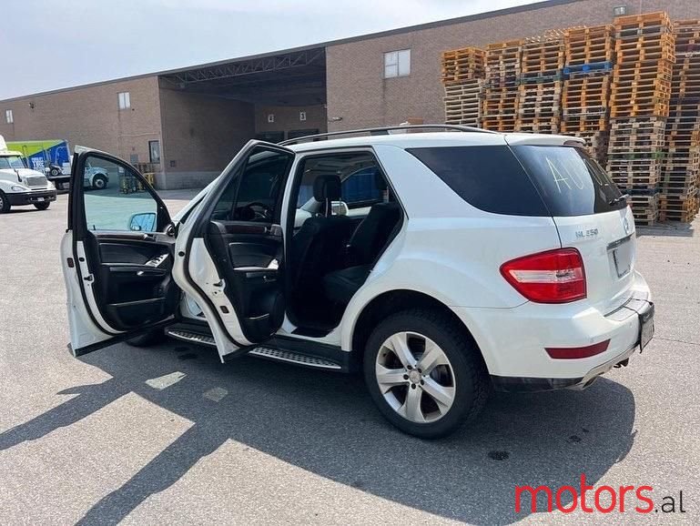 2010' Mercedes-Benz ML 350 photo #3