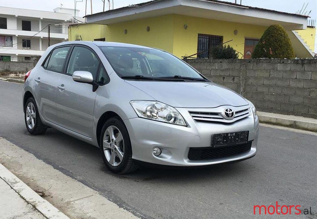 2010' Toyota Auris photo #1