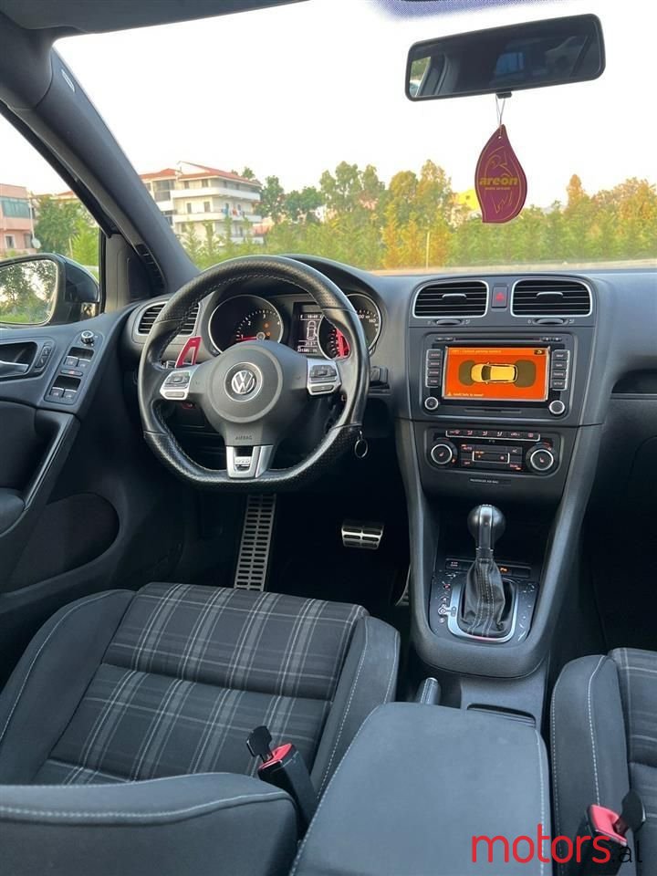 2010' Volkswagen Golf photo #5