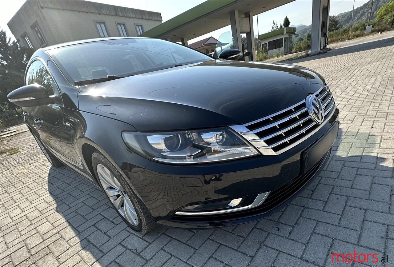 2013' Volkswagen Passat photo #5