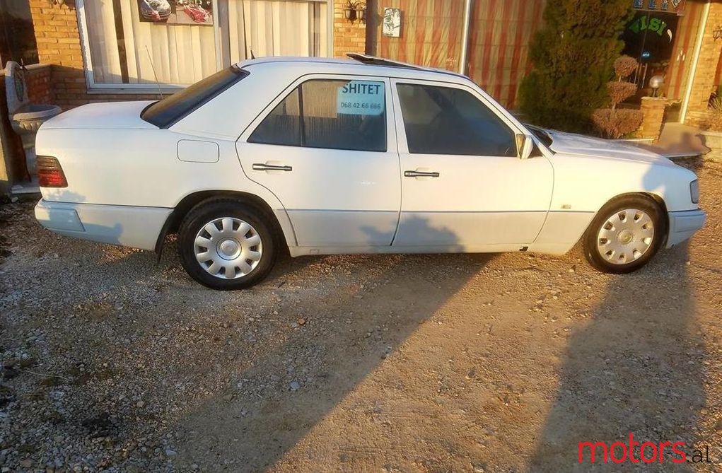 1990' Mercedes-Benz 200 photo #1