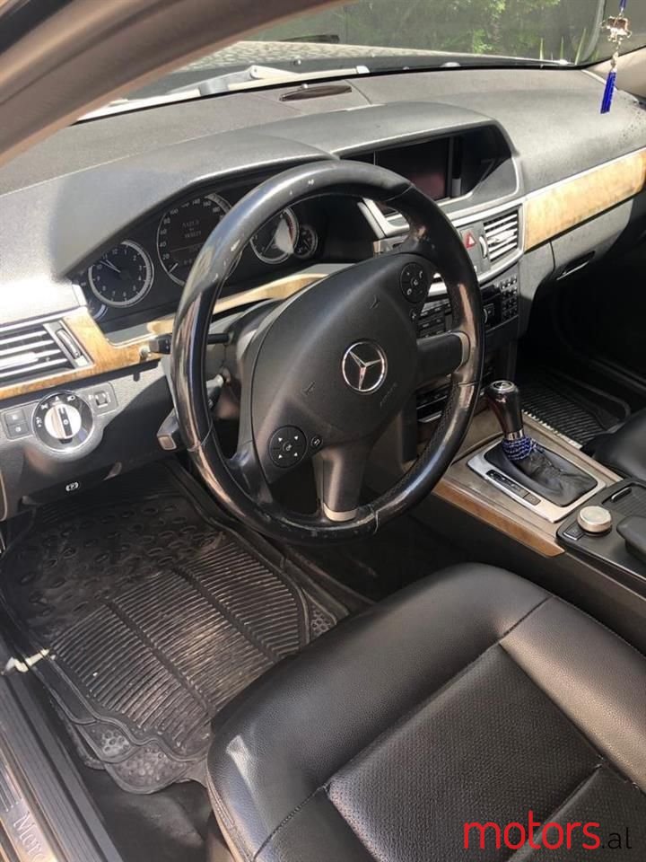 2010' Mercedes-Benz 220 photo #6