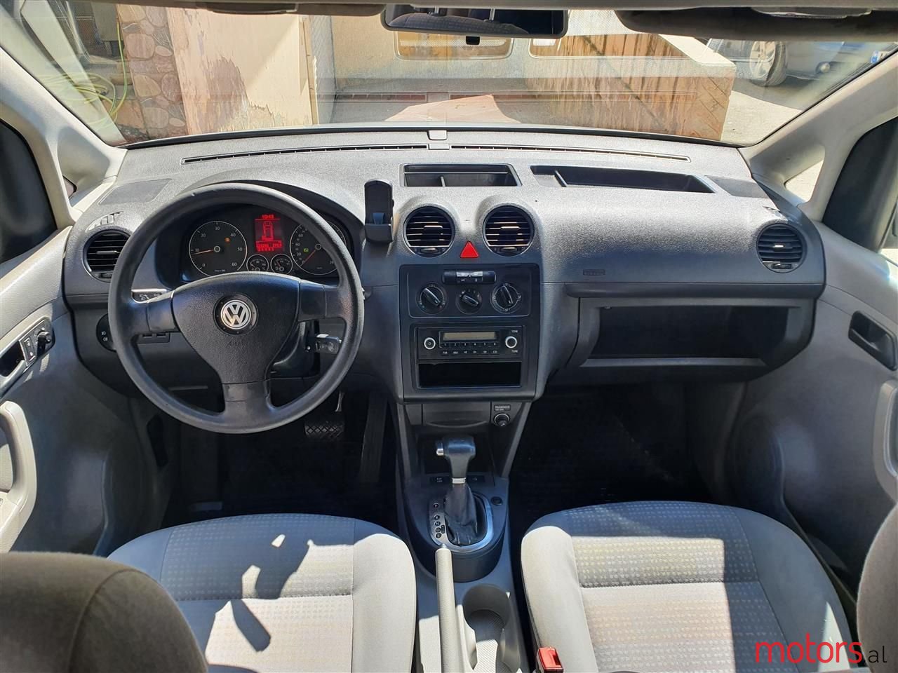 2010' Volkswagen Caddy photo #4