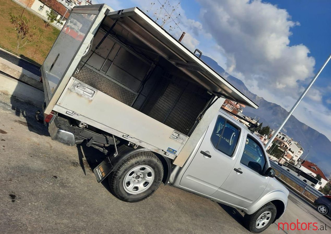 2006' Nissan Navara photo #1
