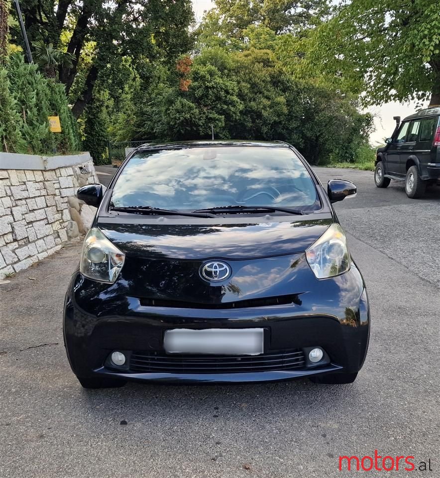 2010' Toyota iQ photo #3