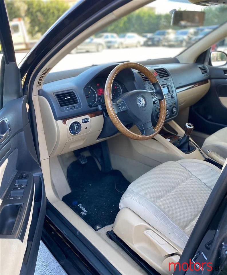 2005' Volkswagen Golf photo #5