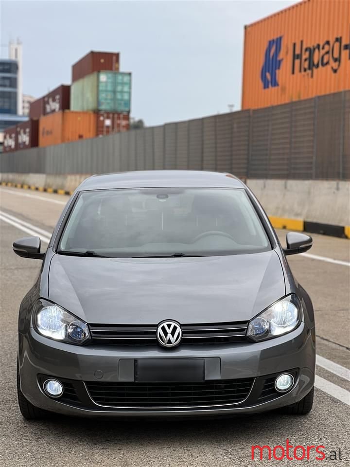 2009' Volkswagen Golf photo #1