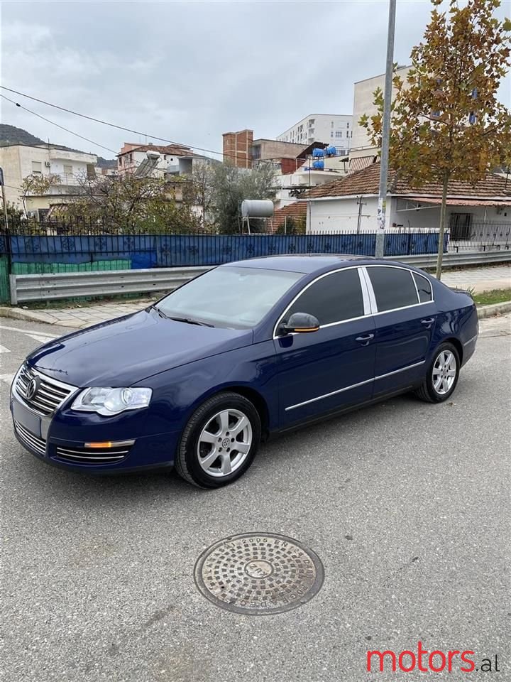 2005' Volkswagen Passat photo #1