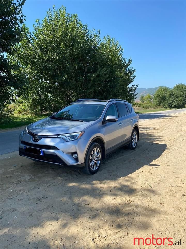 2018' Toyota RAV4 photo #2