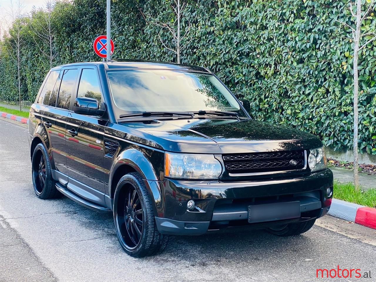 2010' Land Rover Range Rover Sport photo #1