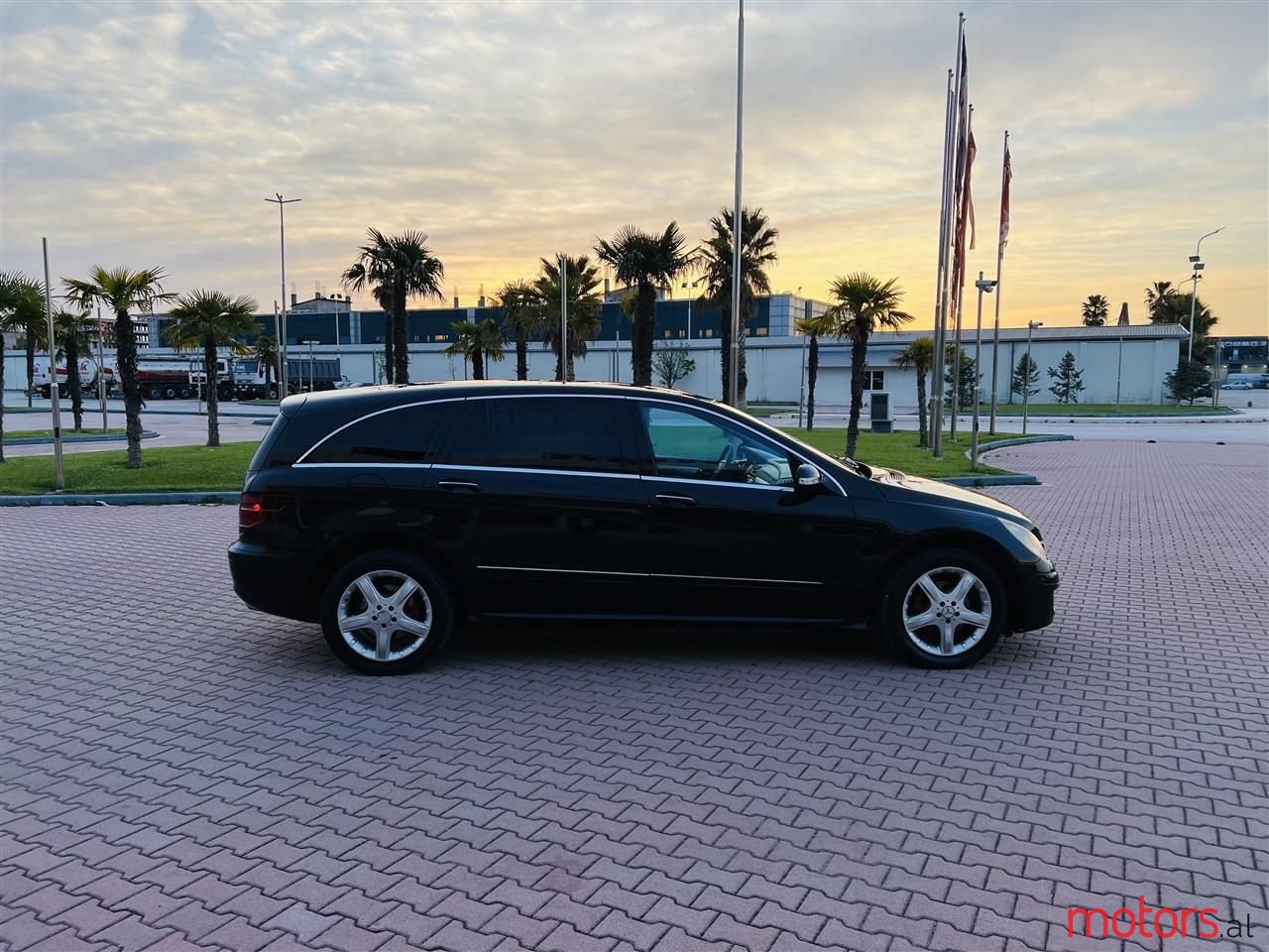 2007' Mercedes-Benz R 320 photo #4