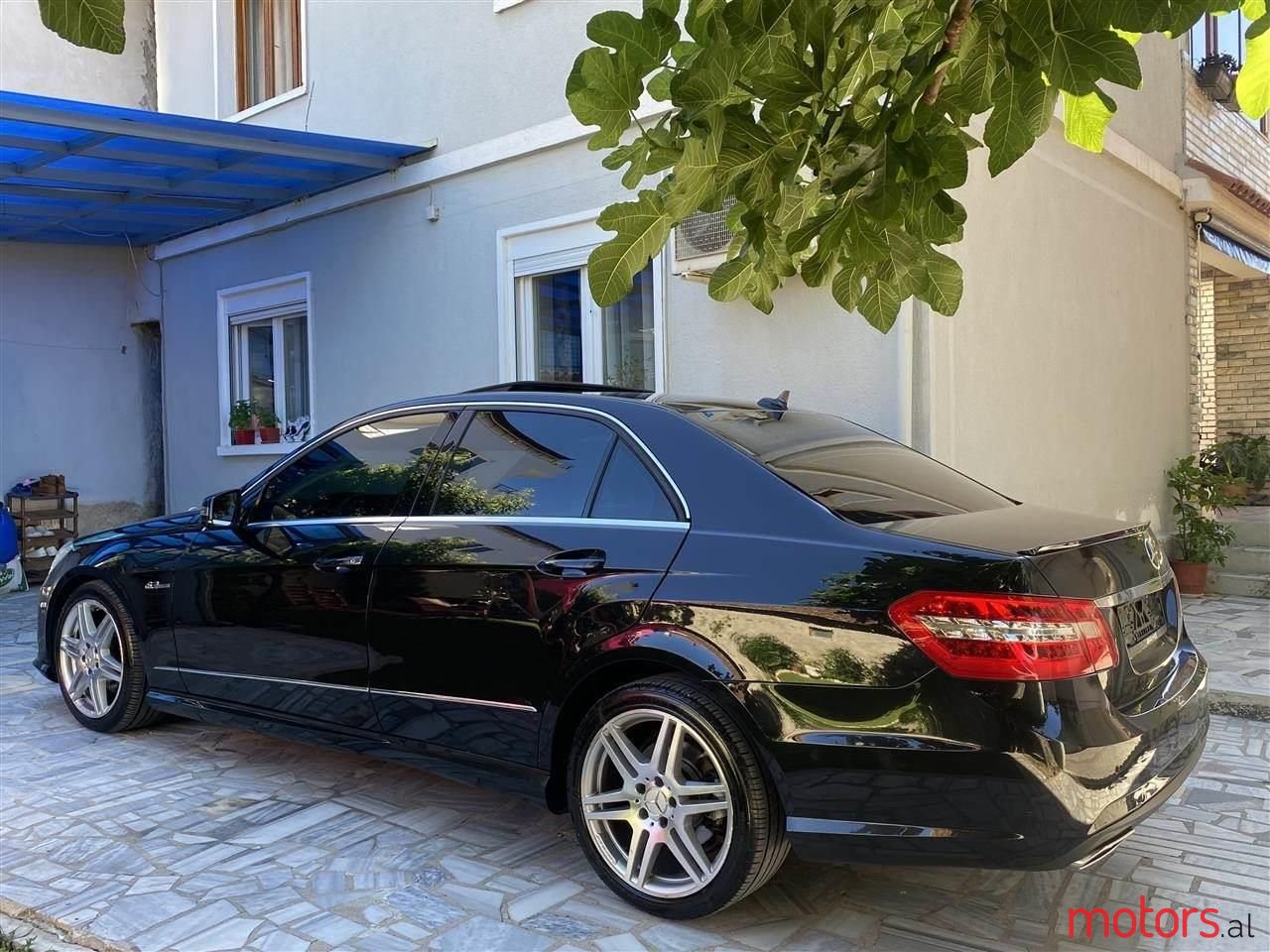 2010' Mercedes-Benz E 350 photo #6