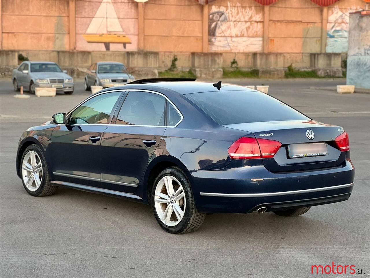 2012' Volkswagen Passat photo #5