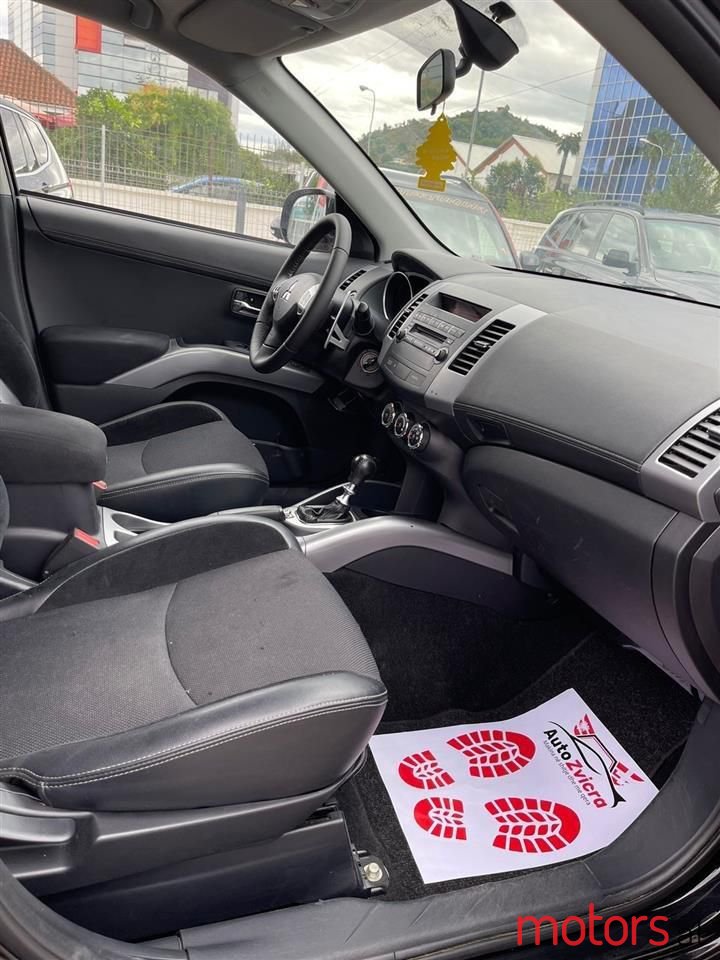 2011' Mitsubishi Outlander photo #6