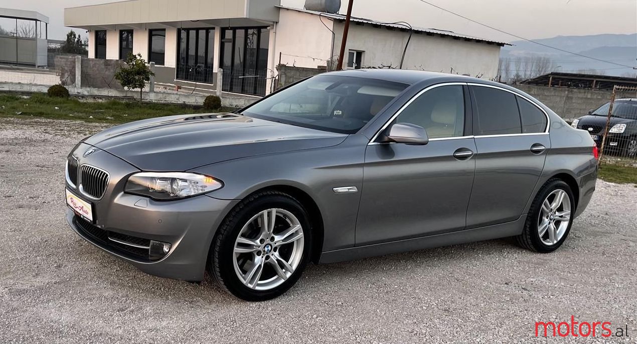 2010' BMW 530 photo #1