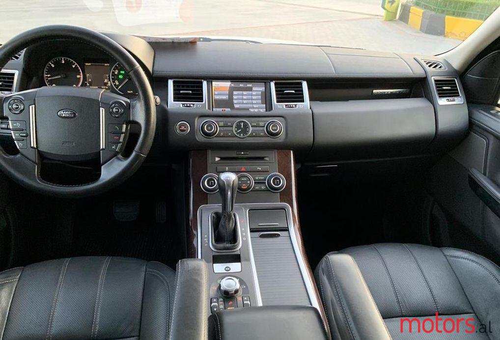 2010' Land Rover Range Rover Sport photo #2