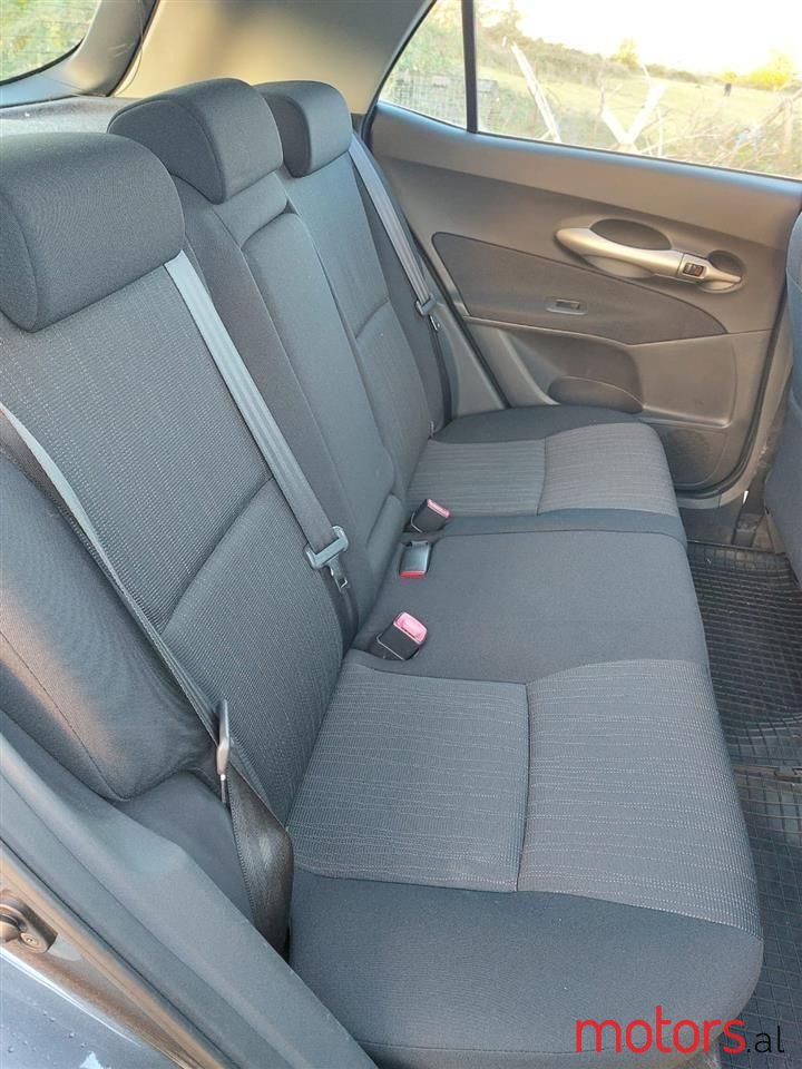 2008' Toyota Auris photo #6