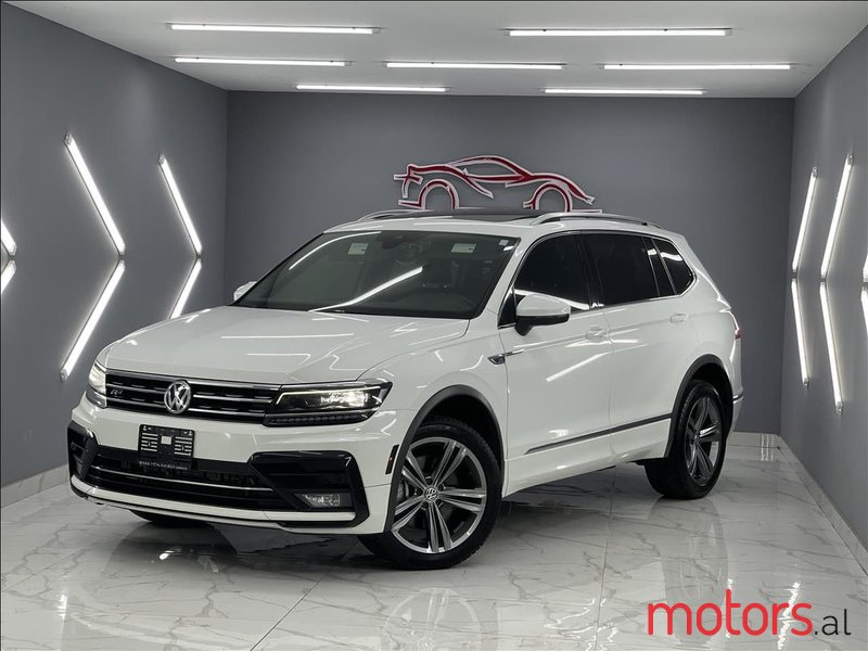 2019' Volkswagen Tiguan photo #3