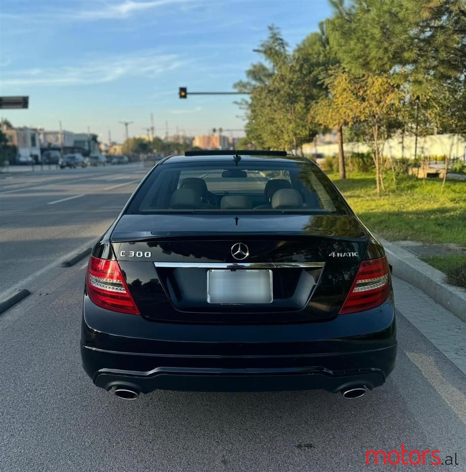 2012' Mercedes-Benz C 300 photo #3
