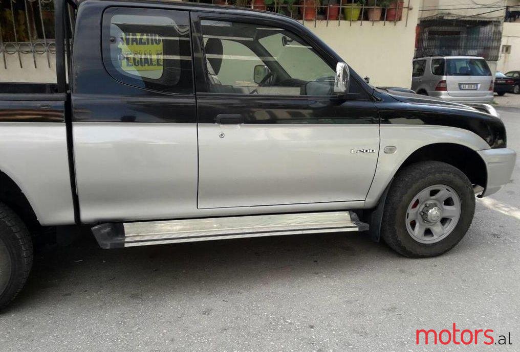 2006' Mitsubishi L200 photo #1
