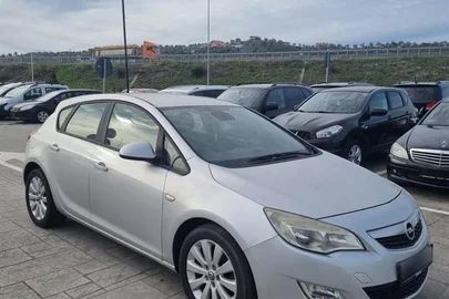 2010' Opel Astra